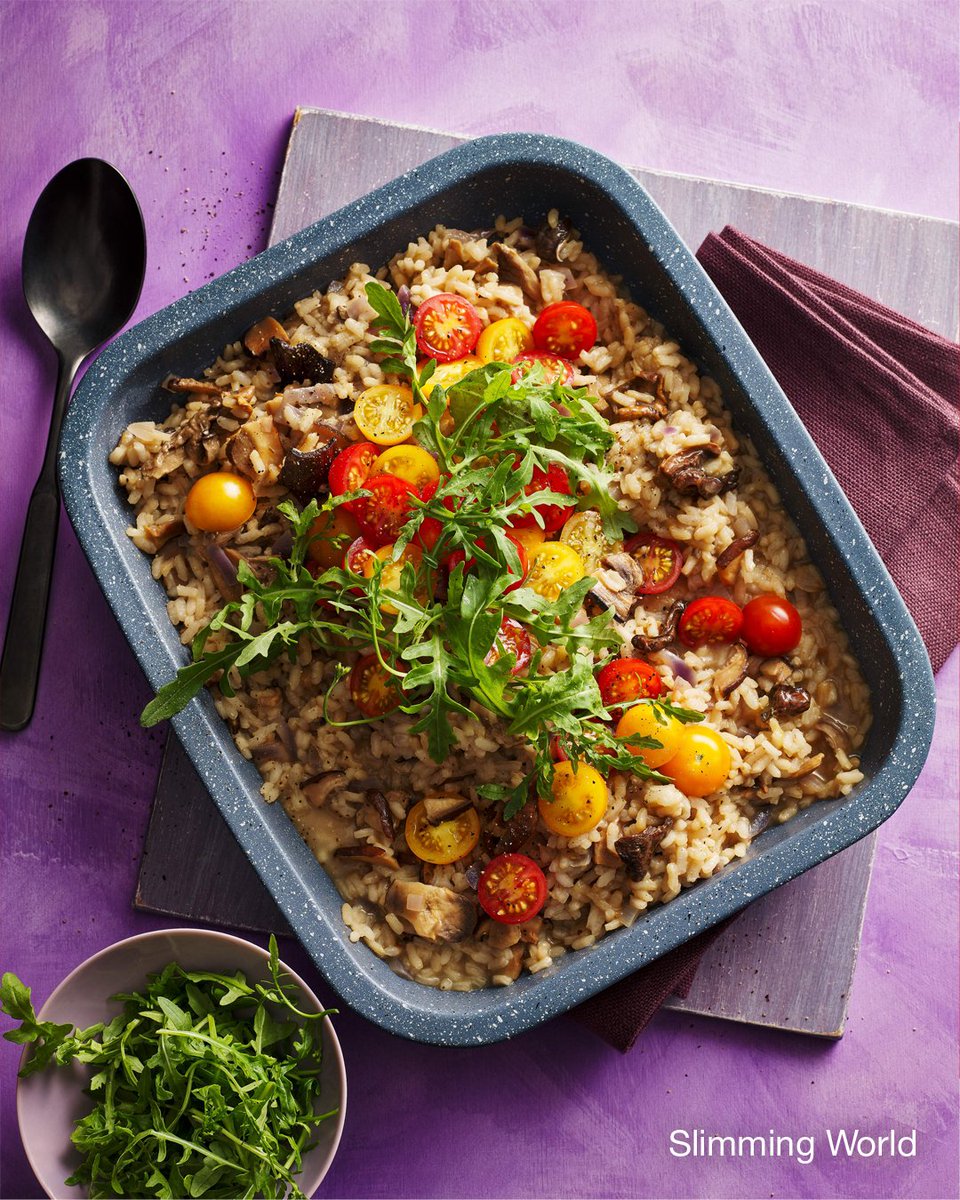 SlimmingWorld's tweet photo. An easy-peasy comforting risotto, baked in one tray, that’s weight loss-friendly? Yes, please 🙌. Click here for our recipe: https://t.co/qobPY4al6s https://t.co/1u64GG4hHX