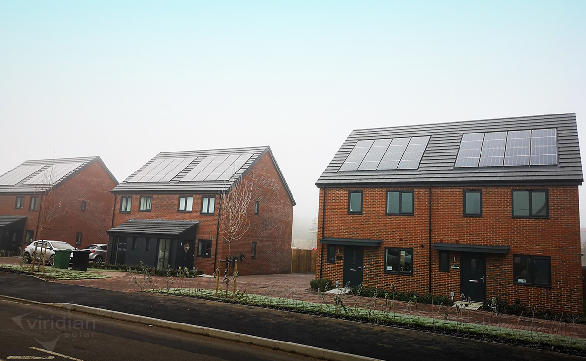 Happy #fusionfriday!
It was a grey, frosty cold day when a colleague spotted these houses in the village of Easton, Norfolk.
Avalon Place is a development by Orbit Homes where #roofintegrated #solar has been installed by Photon Energy, a total of 713 x PV16-340-G1W (242.42kWp).