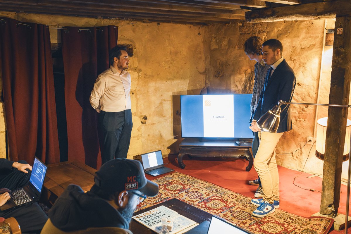 LaHordeTech's tweet photo. 🎮 Présentation de « FrozHunt » créé par le groupe de Théo, Paul, Arthur, Justin, Mathieu, Enzo, Dorian et Dorian. Merci au jury composé par Guillaume L, Bryan, Lucas et Williams. 🎲
#gamedev #bordeaux #jeuxvidéo #lahorde #devschool #programmation #gaming https://t.co/077U3ykog7