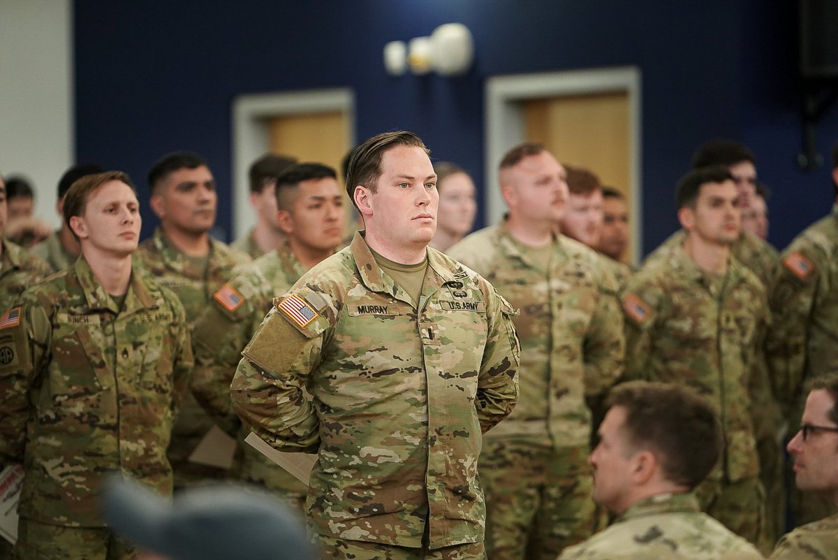 173rdAbnBde's tweet photo. #FeatureFriday 🪂

Congratulations to our newest #JumpMasters on their accomplishment of graduating from the U.S. Army Jumpmaster School! 

@usarmy 📸 by Sgt. Jose Lora &amp; Sgt. Mariah Y. Gonzalez

#SkySoldiers #StrongerTogether https://t.co/7jYKiBDfjH