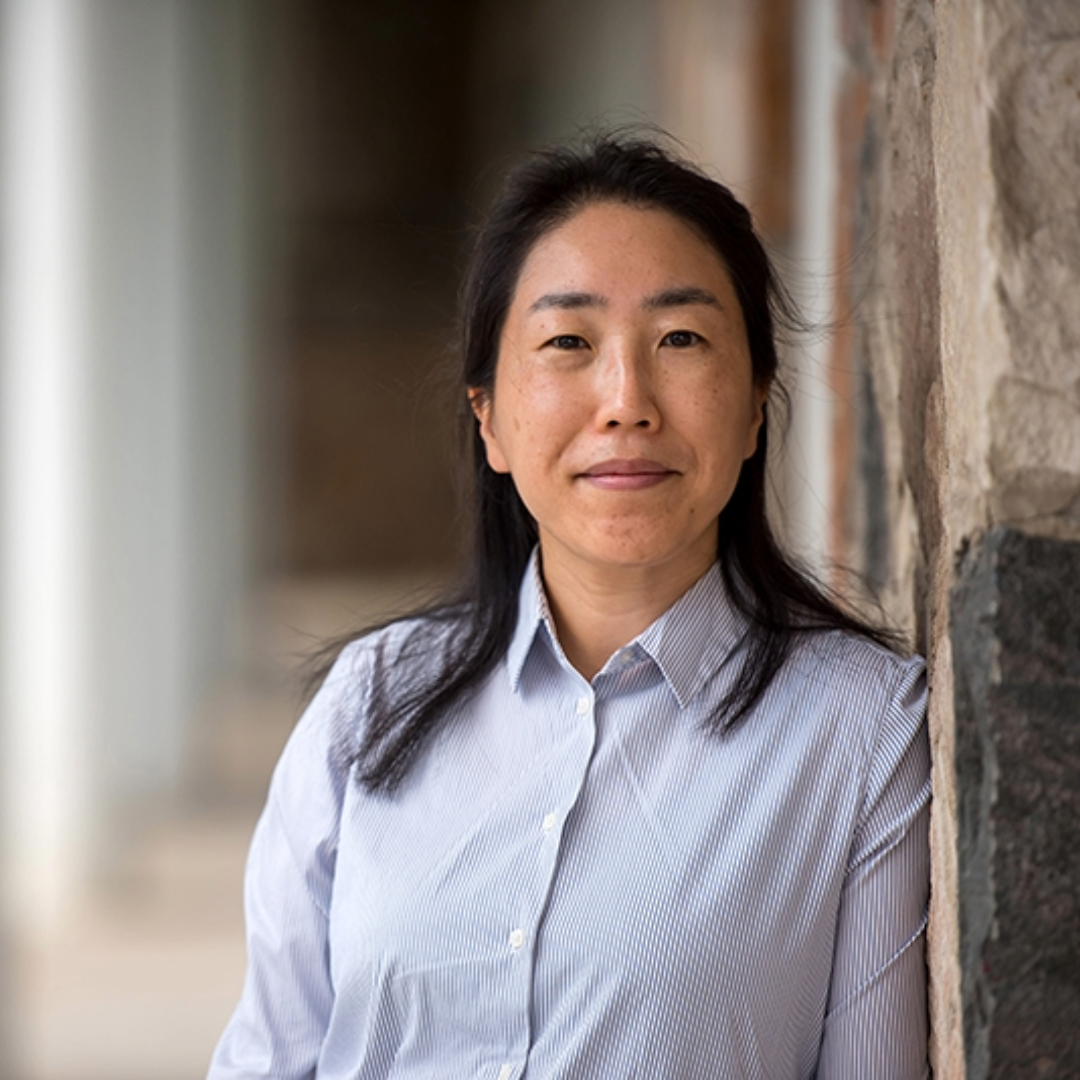 @SmithEngQueens @NSERC_CRSNG @queensucivil @environmentca Buried deep in Antarctica is the world's largest #neutrino detector 🧊 #QueensU researcher Nahee Park explains her research at @uw_icecube and how the 275 million cosmic rays it detects each day will help us answer some of the universe's biggest questions ➡️…