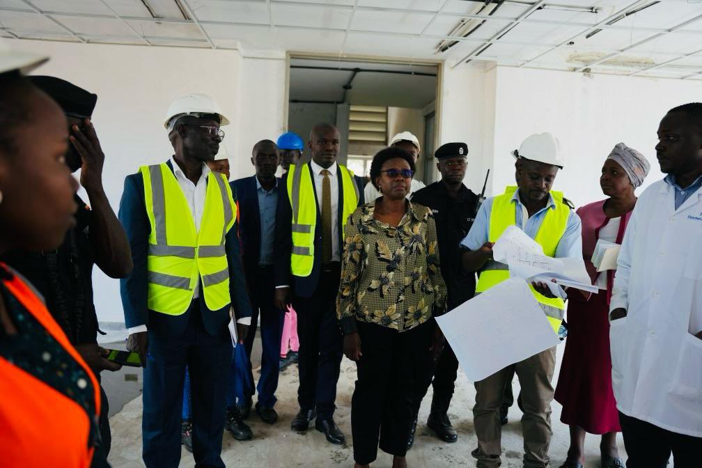JaneRuth_Aceng's tweet photo. I also inspected the on-going works at Busolwe General Hospital in Butaleja. This beautiful facility will be handed over in a few months and will be ready for use by our population. https://t.co/cUilPCNX6l