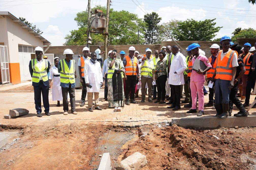 JaneRuth_Aceng's tweet photo. I also inspected the on-going works at Busolwe General Hospital in Butaleja. This beautiful facility will be handed over in a few months and will be ready for use by our population. https://t.co/cUilPCNX6l