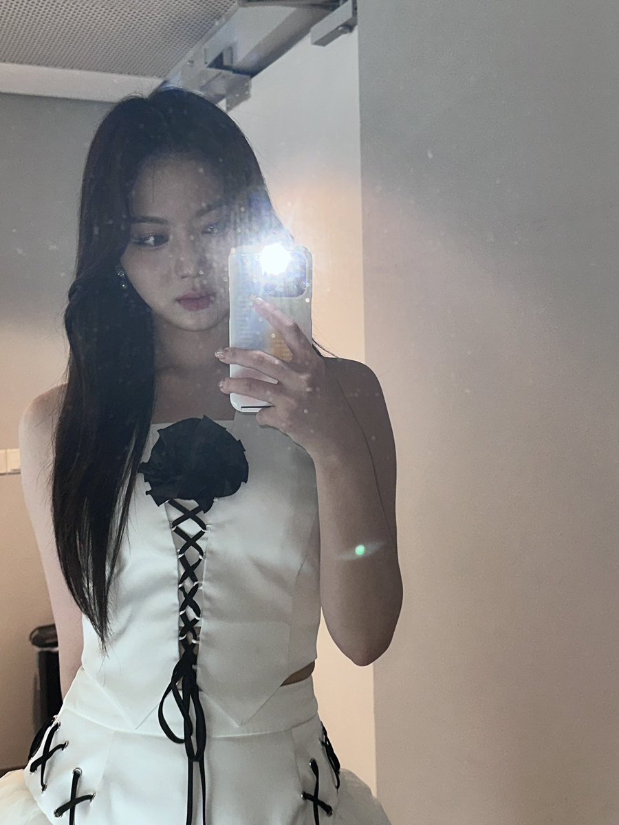 🐱💬
아시아 투어 끝 •́ ̯•̀ ..

#STAYC #스테이씨 #ISA #아이사