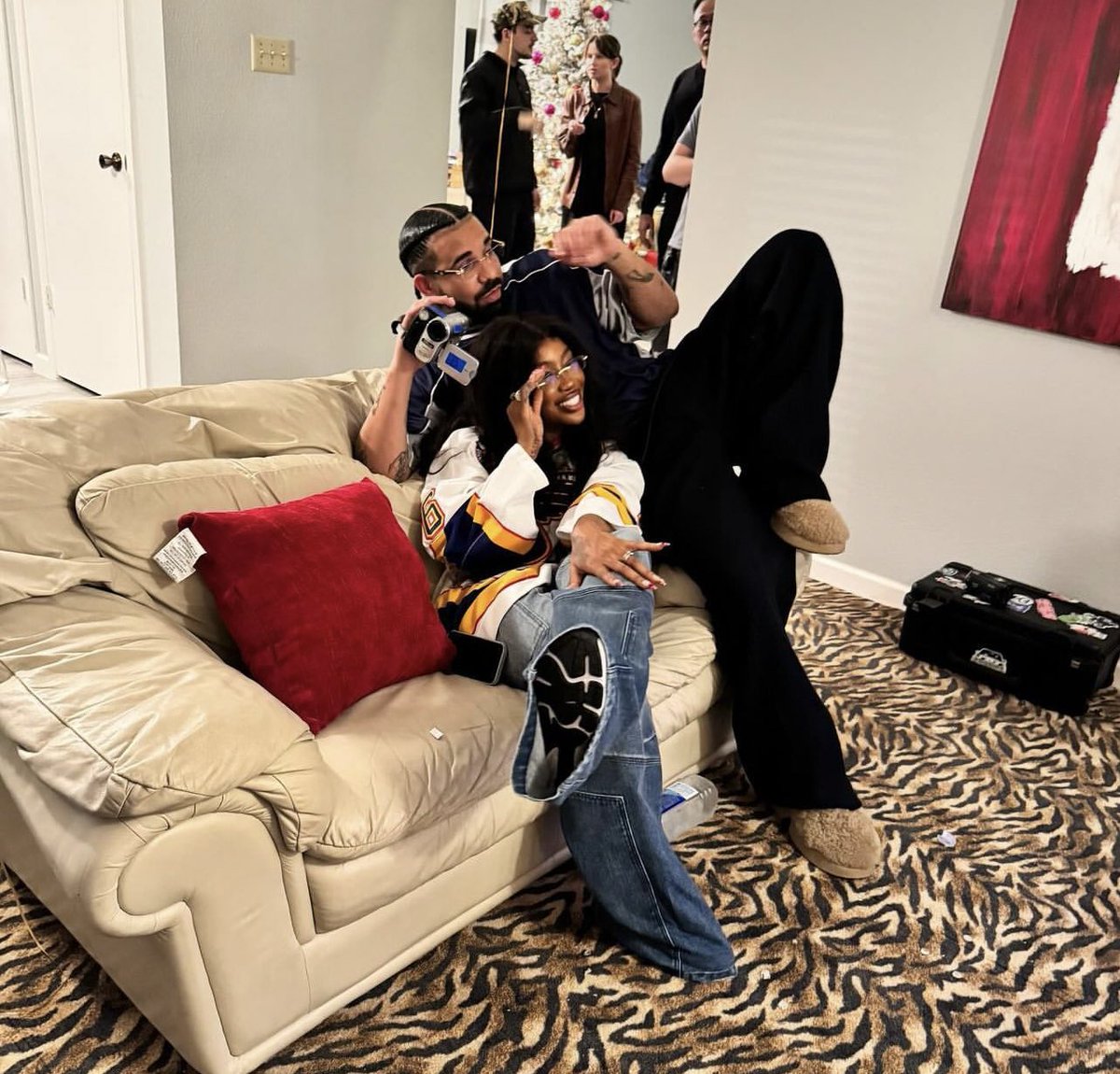 Drake and SZA behind the scenes for "Rich Baby Daddy" 🔥