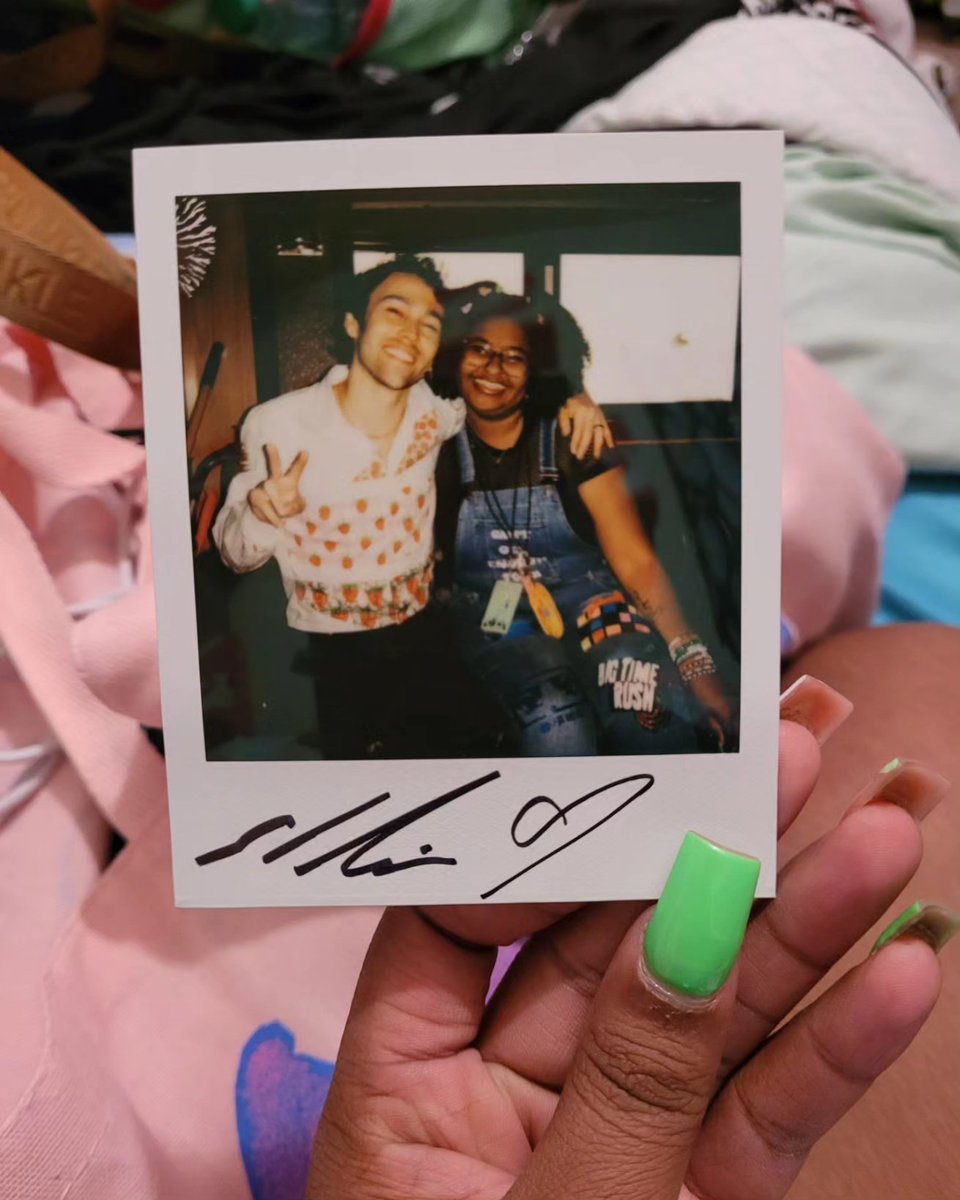 logansbblapbloo's tweet photo. YET ANOTHER AMAZING ALBUM IS OUT BY @MAXMusic HE'S DONE IT YET AGAIN!! I CANT WAIT TO REUNITE WITH YOU ON TOUR LATER THIS YEAR!!! GO LISTEN TO #LOVEINSTEREO IF YOU HAVENT ALREADY!!! https://t.co/dplngA8rR6
