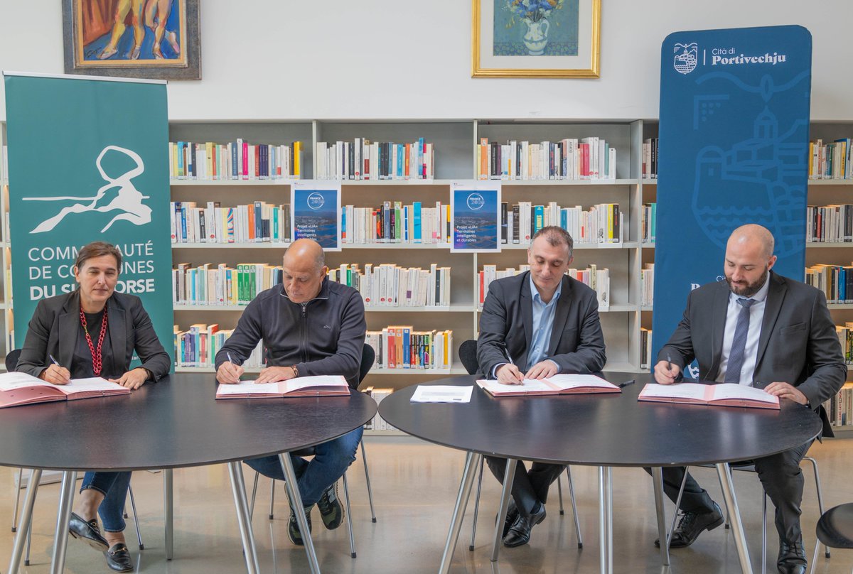 #SmartCità  📲Le projet Lià s’inscrit dans la trajectoire de transformation initiée à Portivechju et dans notre territoire.
Les membres du consortium, lauréats de l’appel à projets Territoires Intelligents et Durables, ont mis en place les instances de pilotage et signé la