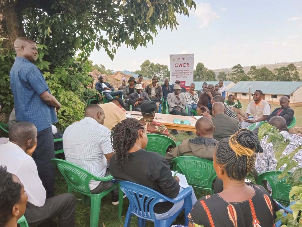TunawezaEmpower's tweet photo. FGM including its emerging trends at the cross-border remains a problem to development &amp;economic attainment of girls &amp; women.
We continue to conduct community-led dialogues across Kenya &amp; Tanzania in Kuria Kenya to accelerate mechanisms to #EndCrossBorderFGM in Migori, Kenya. https://t.co/aZDRPt3ck9
