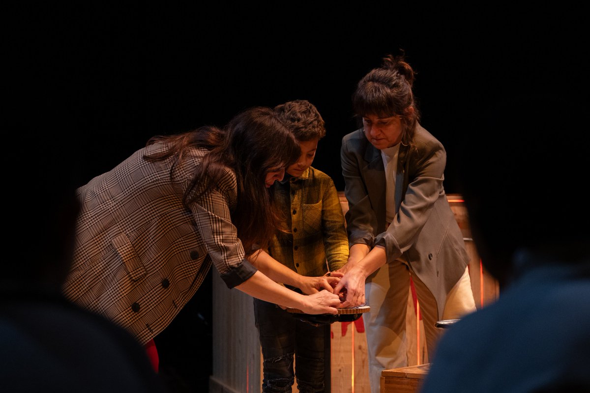 elcanalsalt's tweet photo. Fa un parell de setmanes, l'Associació Artística La Banda va oferir un assaig obert del seu nou espectacle als alumnes de l'Escola Veïnat de Salt, un espai per mirar la ràbia de front i de ben a prop 🎭

Us deixem aquí algunes fotos de com va ser!

📸 Pol Naranjo (@EUERAM) https://t.co/hJLlRqB2tj