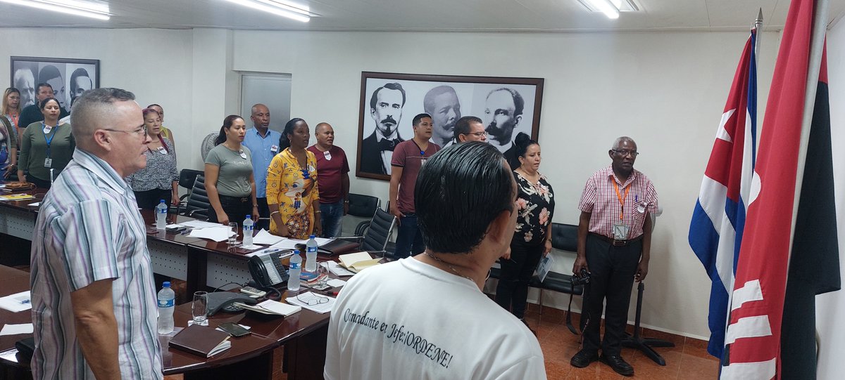 cubaniquel1's tweet photo. Sesiona Asamblea Balance Comité @cubaniquel con la presencia de @abelpalmero1, Miembro Buró Esfera Econ Prod, @AlexCespedes00  Primer Sec. #PCCMoa, @soto_osmey, Func Comité Prov @YiganisM, Miembro del Buró, esfera prod, @ismaeloquendoh, coordinador Político del PP Caribe. https://t.co/RWeqRoxs49