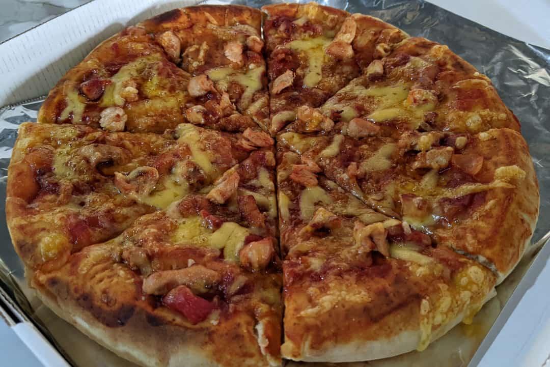DehomeKitchen's tweet photo. It's Friday π₯π₯π₯
Pizza Day in Dehome kitchen
Buy one get one for free
#ChickenPizza #Margheritapizza #Beefpizza etc all Available on #Promotion
Call us 0788567422 https://t.co/m3s7yPJRiw