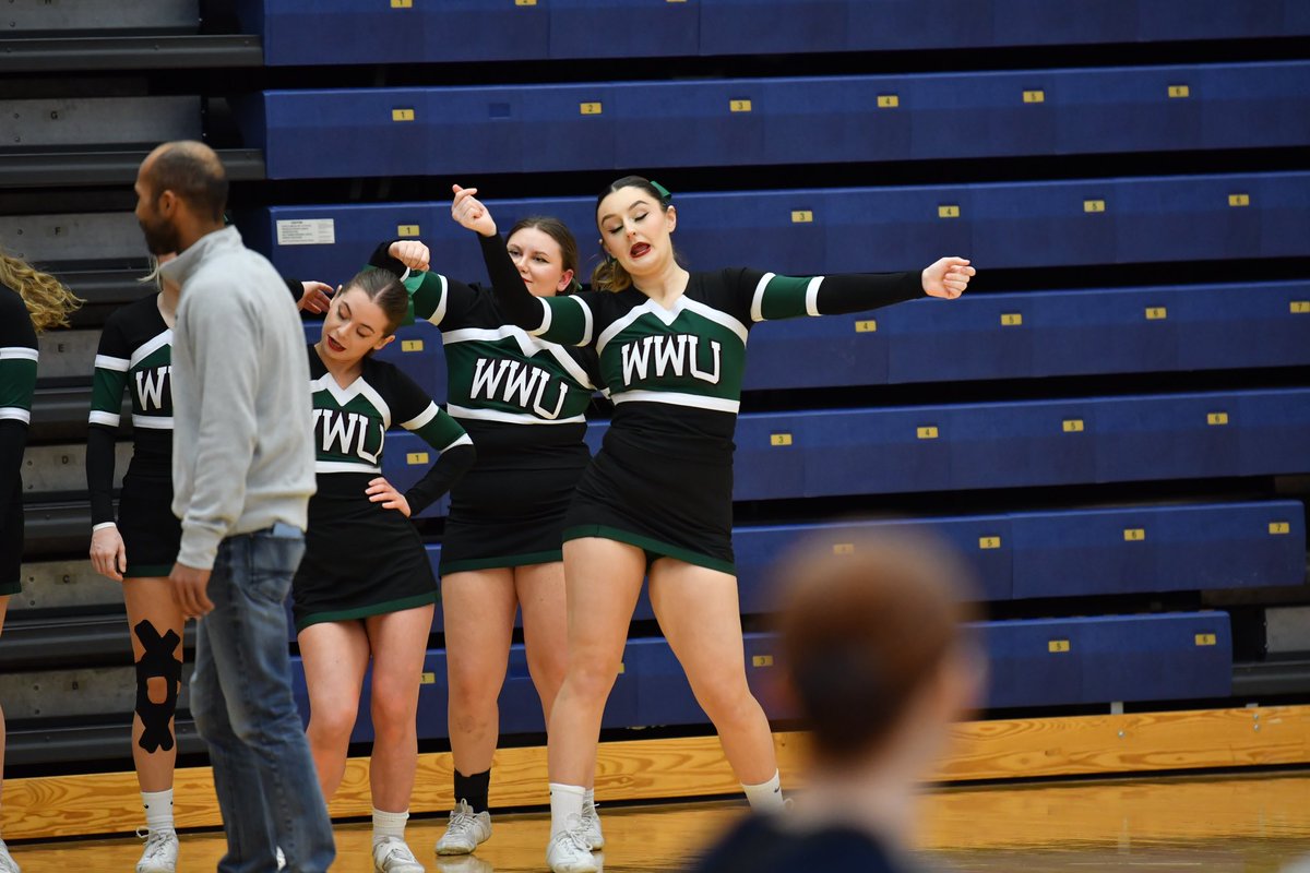 wwuowlsSPIRIT's tweet photo. ITS COMP WEEKEND!
📍: Bethel College - North Newton, KS
⏰: Friday @ 6:50 ; Saturday @ 10:20am & 1:30pm
🎥: https://t.co/jKYJnkM5dQ
#collegecheer #cheerleader #compcheer #allstar #naia #owlin #compday #gameday #williamwoods https://t.co/vJsaQG1w4x
