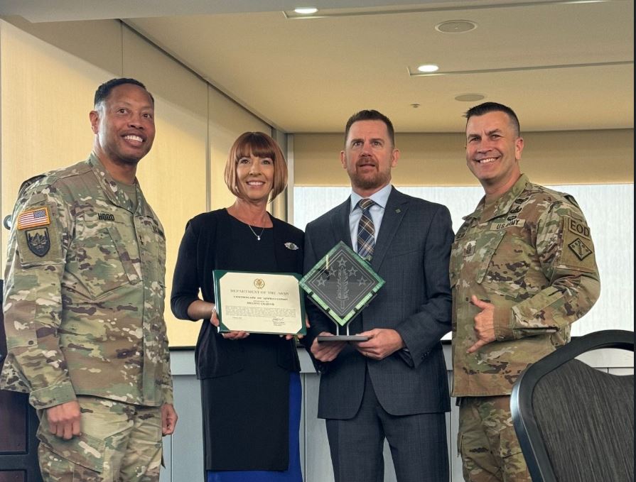 ANSERCorp's tweet photo. Congratulations to ANSER’s senior analyst, US Army CSM (Ret.) Ken Graham received the prestigious Defender of Liberty Award from the 20th CBRNE Command!

Ken's outstanding support, superior service, and unwavering commitment embody the spirit of "Liberty We Defend!" https://t.co/iixOg2LzMk