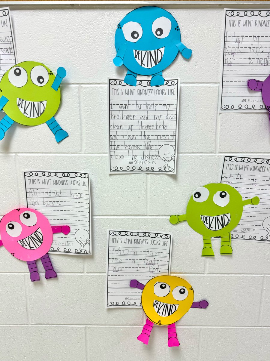 kmhadder's tweet photo. The hallways are filled with kind words here at @cfescolts and it makes my heart so happy! #VAkindnessweek https://t.co/d1Ei9HrNCA