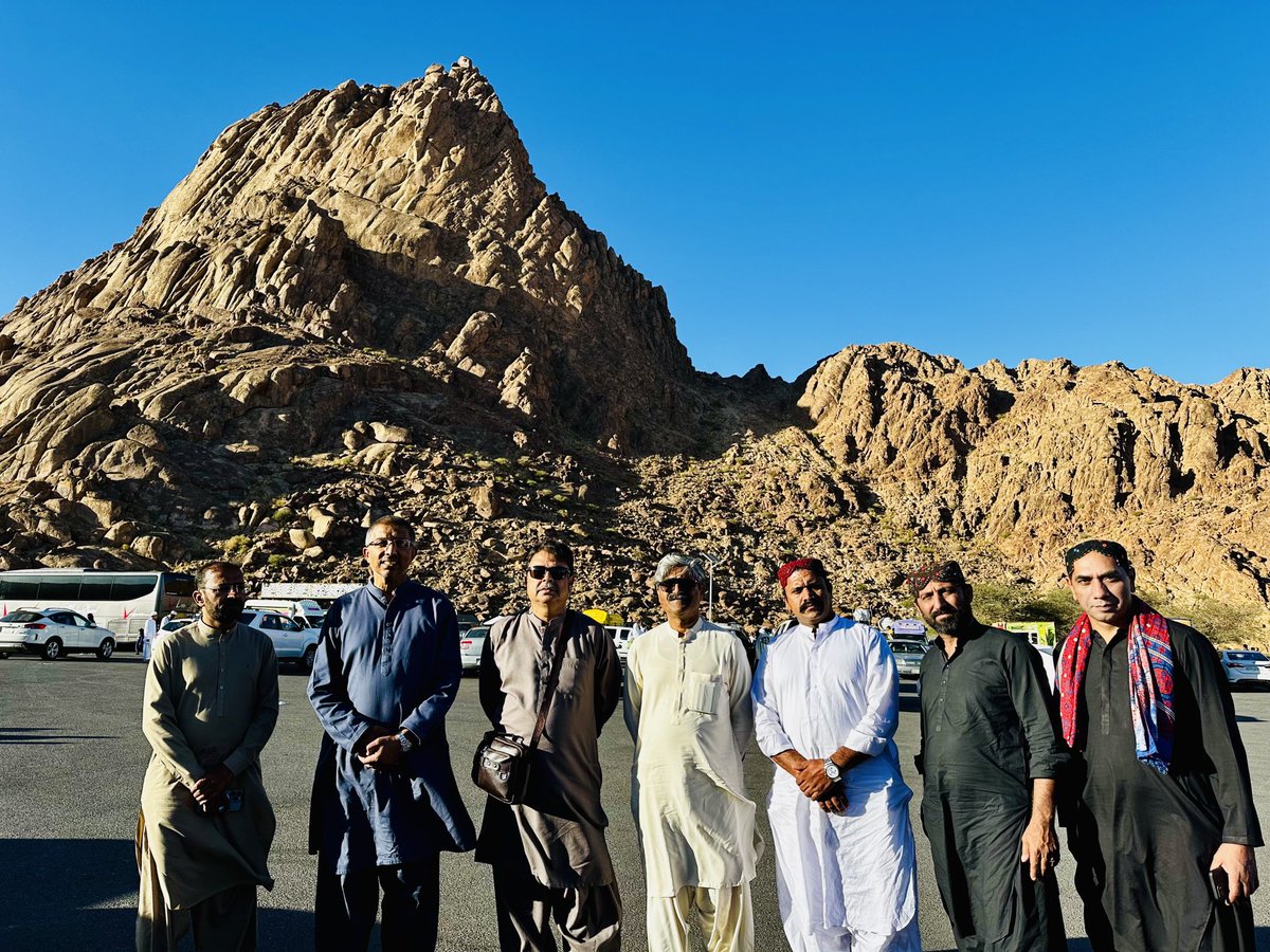 banbhan's tweet photo. Wadi Jinn with friends. https://t.co/Df01bJmgQ1