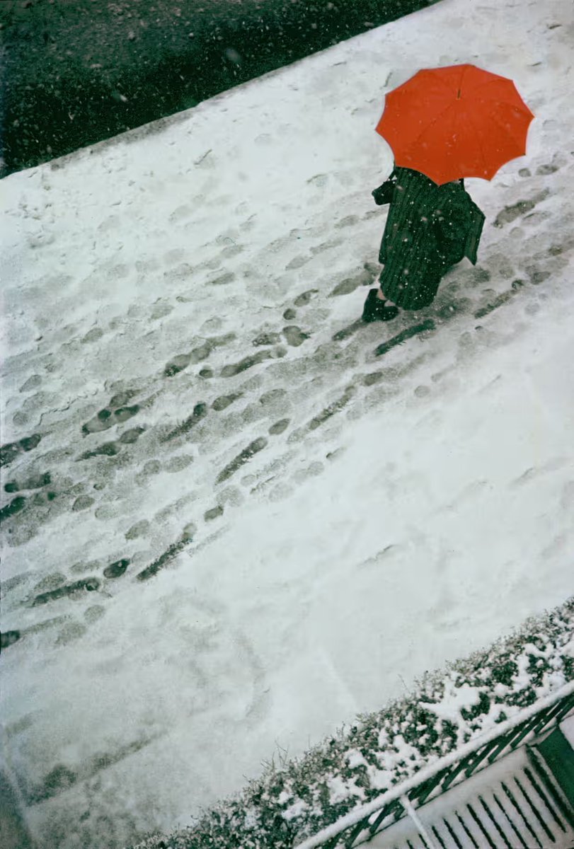 mixdevil66's tweet image. #SaulLeiter @MK_Gallery review – glorious survey of an impressionist with a camera. Leiter looked at the street life of Manhattan and beyond with precise ideals of beauty and an infectious joy
theguardian.com/artanddesign/2… #Photography