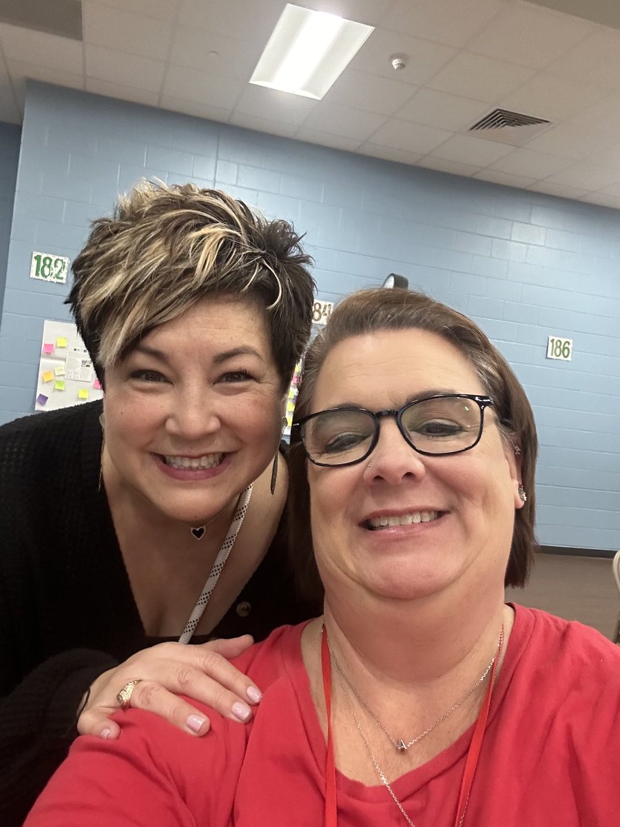 VSKelleyTX's tweet photo. Surprise visitors!
#TomballMath #MathPDBingo @haley_galyean https://t.co/xMo217x6Jt