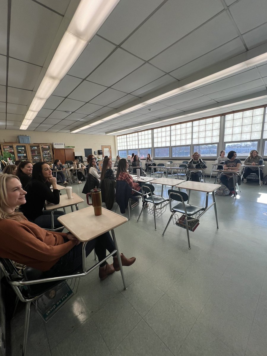 BTPSLearns's tweet photo. #ProDaySpotLight #ElemEDCamp Self Regulation and Mindful Approaches to Stress in the workplace https://t.co/4cAmmB4lXn