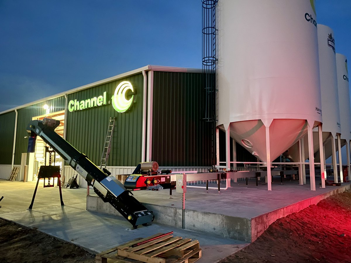 CPSeedService's tweet photo. Getting close!  Underbins and scale-fill conveyors set in place! @Channel_Kansas! @ChannelSeed! https://t.co/WFQ8Y7V0zh