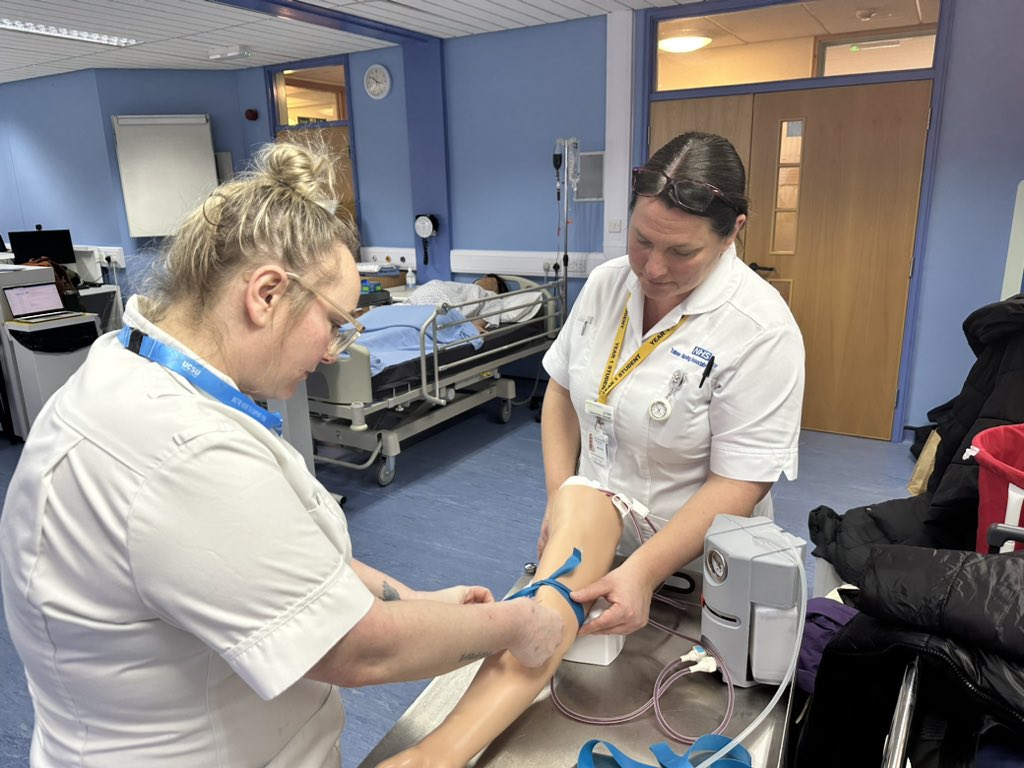 SuzLittle17's tweet photo. Great day with UoC March 23 FdSc Nursing Associate’s completing clinical skills 💉 https://t.co/IByxGZS3gC