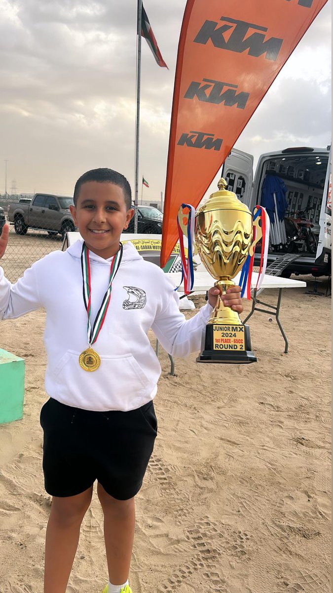 Nishan_news's tweet photo. #الكويت 

الفائز بالمركز الأول

JUNIOR MX 2024

لبطولة الدراجات النارية
لفئة 65cc لعام 2024

فيصل عبدالعزيز الحلاق

#نيشان_نيوز
#يوم_الجمعة https://t.co/Wt5bFoyVZO