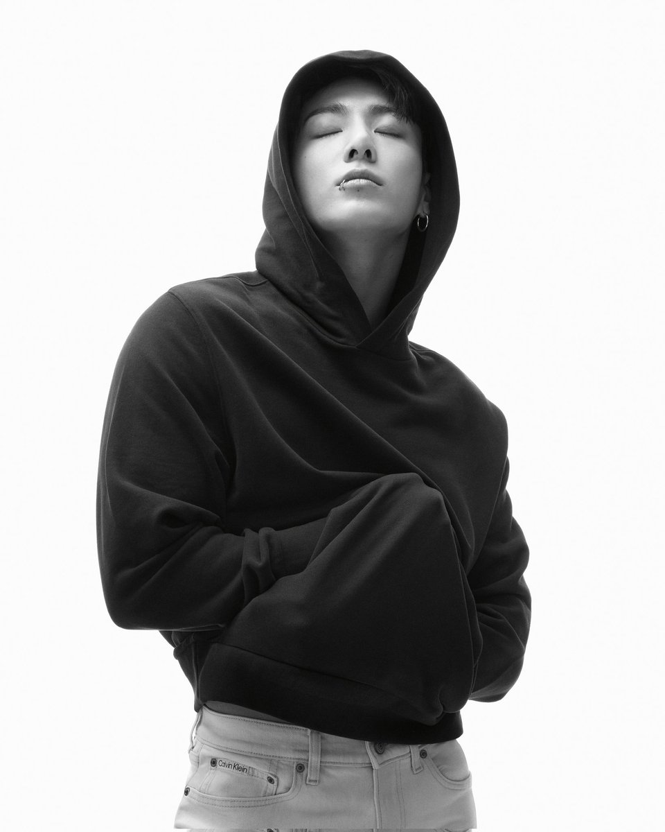 paxtannies2026's tweet photo. #JungkookxCalvinKlein  thread with link cause I'm overwhelmed  and I u are too 

1 from calvin  klein https://t.co/8dDyzcRH9z