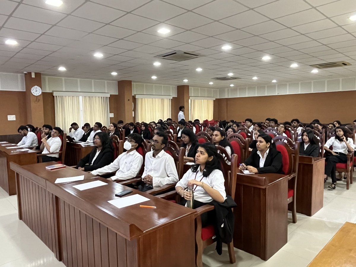 NUALS_Kochi's tweet image. Training Session on &apos;Writing Report incorporating Universal Human Values&apos; by Prof. (Dr.) K.C. Sunny, Professor, Department of Law, Central University of Kerala.
#NUALS #SkillBasedLearning #SocioLegalStudy #KCSunny