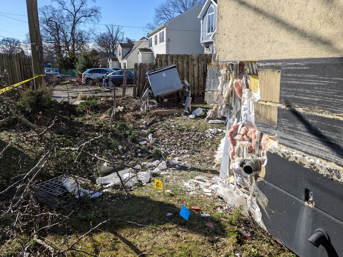 ReporterJim's tweet photo. A path of destruction in Point Pleasant Beach after a box truck ran off 35, smashed into Vive Fitness before ending up in a woman's front yard, smashing her two vehicles.  @News12NJ https://t.co/JeZ4oaVp7T
