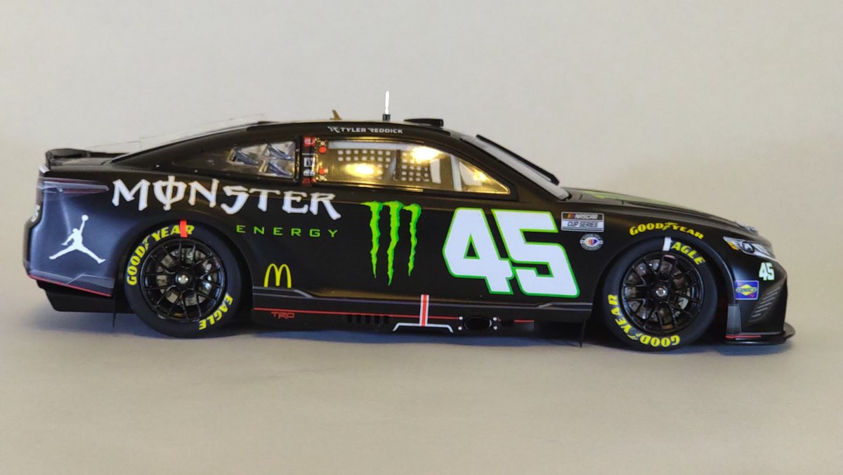 サルビノスJRモデルズ NASCAR 2023 トヨタ カムリ TRD 完成しました