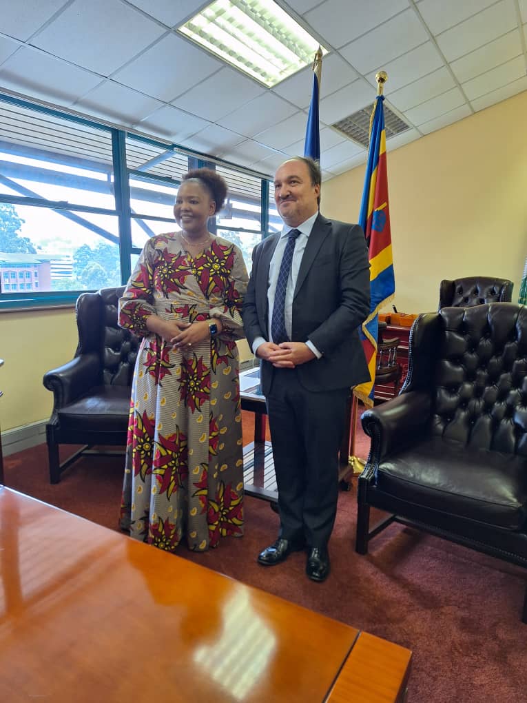 Allianceswazi's tweet photo. Alliance Française de Mbabane was delighted to receive the @francemozambique French Ambassador to Mozambique and Eswatini, Mr. Yann Pradeau, accompanied by Mr. Luc Speybrouck, consul, and Mr. Laurent Perez-Vidal, cultural counselor. https://t.co/e8N04AtUzp