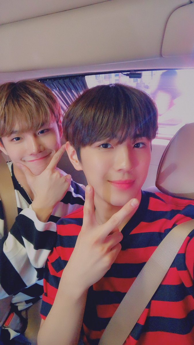 CIX_twt's tweet photo. 용아생일축하한단다올해도우리좋은추억많이쌓고행복하게보내보자그만잘생기고형생각도좀만해줘뻥이야더더더잘생겨져도돼아무튼사랑하고생일진심으로축하해하트x10000000000000

#ItsOurDeerYongheeDay
#용쌤_생일_217만큼_축하해요 #승훈 https://t.co/MIbrKRAnEu