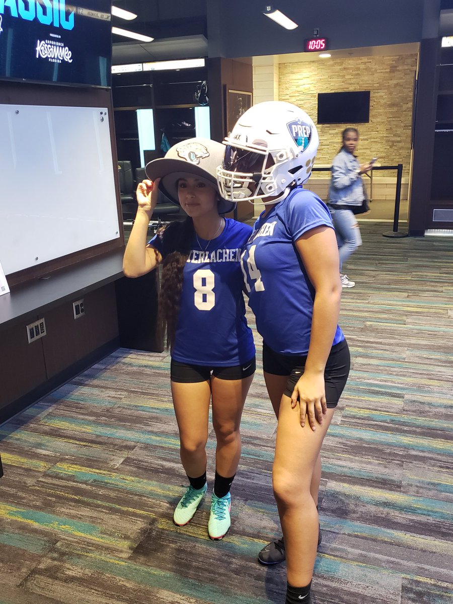 IHSFlagFootball's tweet photo. Just enjoying some of the perks of being at the bank. https://t.co/GqmmH5fIi3