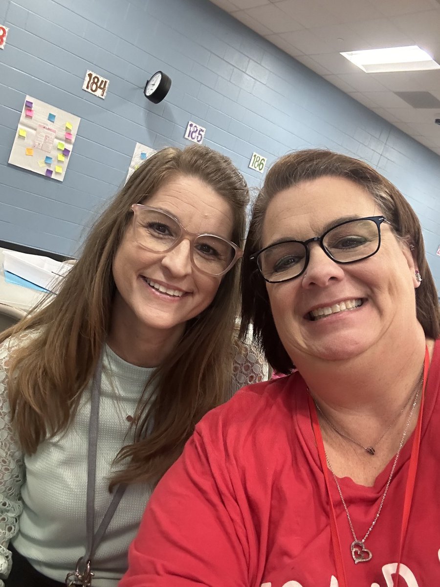 VSKelleyTX's tweet photo. Specialist Squad!!! #TomballMath #MathPDBingo @haley_galyean @tisdtis @TISDCPES @CPESAmyCones https://t.co/9NnABZqmZL