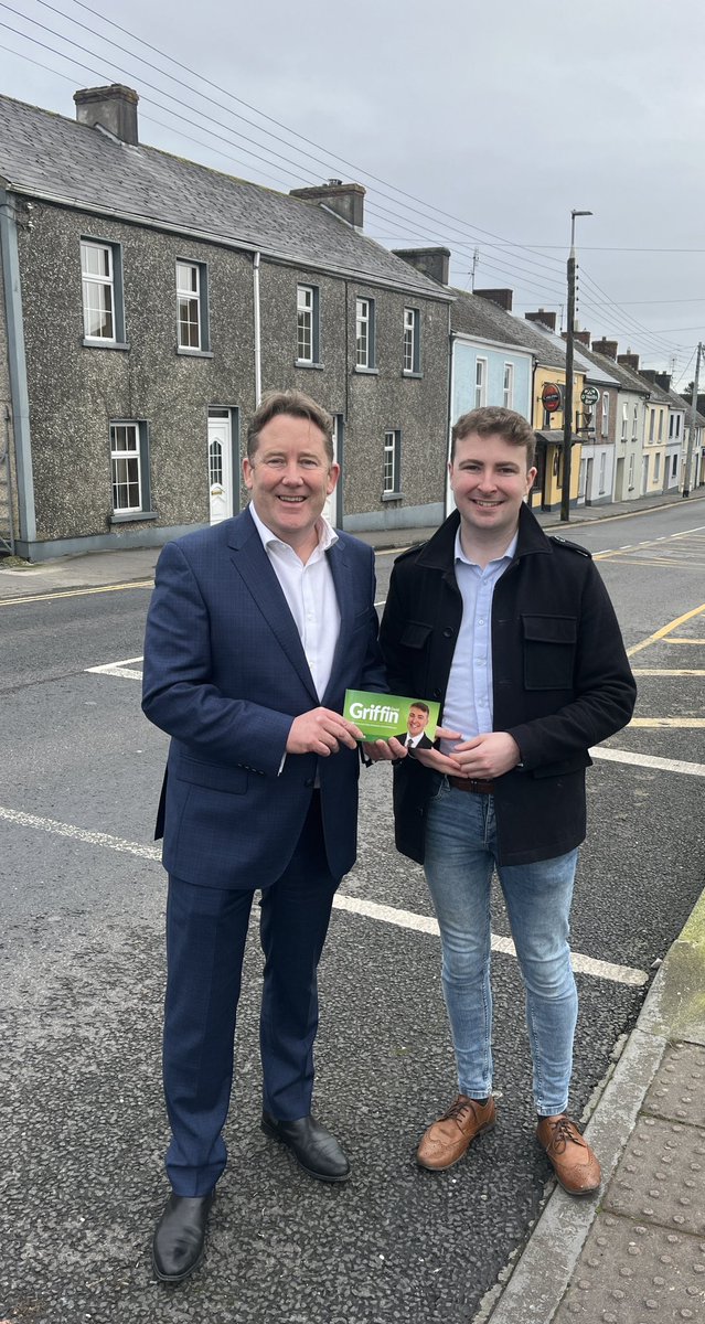 DarraghOBrienTD's tweet photo. David Griffin from Newmarket-on-Fergus #Clare is running for @fiannafailparty in #LE24.

Great to meet him on his home turf where he is helping to spread the word on the Vacant &amp; Derelict Property Grants. 

#HousingforAll https://t.co/Og36KZIcTu
