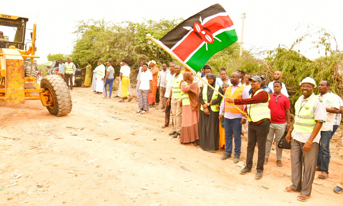 The Authority was today delighted to have Hon.Mohamed Dekow Barrow MP-Garissa Town today as he officially launched a total of 15 km road network within Garissa township that is earmarked to be constructed within the current financial year. These projects will improve…