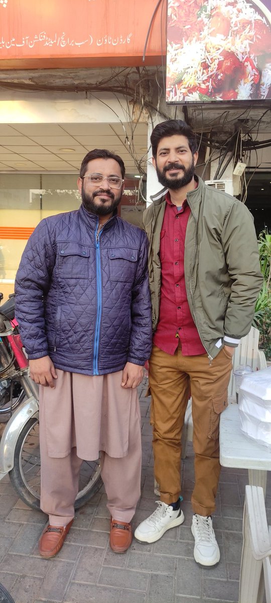 محترم بھائی میاں عامر کیساتھ ایک خوشگوار ملاقات 🌹🌹🌹🌹
یوتھیوں کی چھترول کا با اعتماد نام 
<a href="/LegiMian/">میاں عامر 🦁</a>