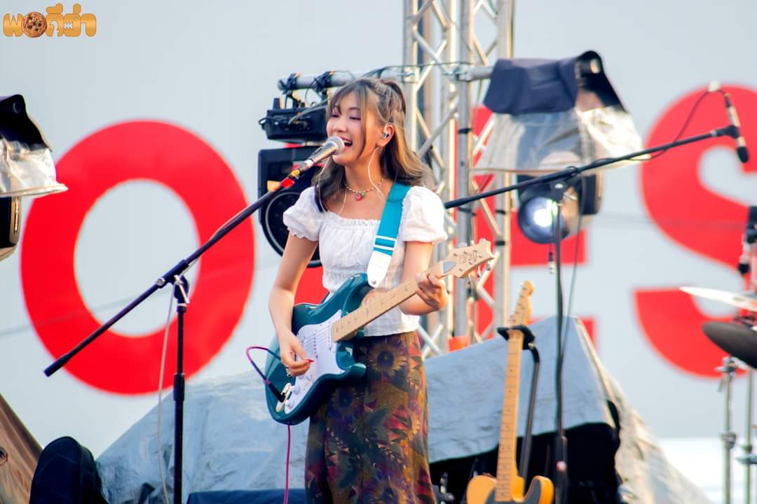 pordva's tweet photo. Bye Hero - CAT EXPO 🎸
#FortuneCGM48 🍪
#ByeHero #FORTUNEindycamp
#IndependentRecords
#CatExpoเชียงใหม่ #MusicFestival
#CentralChiangmaiAirport #Chiangmai
#INDYCAMP x #CatExpo https://t.co/ChD3W3Z1Xh