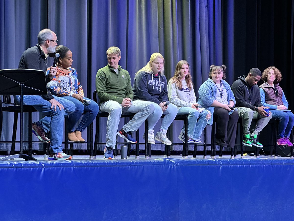 #MVCollider panel of experts sharing their experiences, ideas and wonders about “What does it mean to be #ImpactReady?” Students & Adults learning together … @TheMVSchool #helpmeseewhatyousee #listentolearn