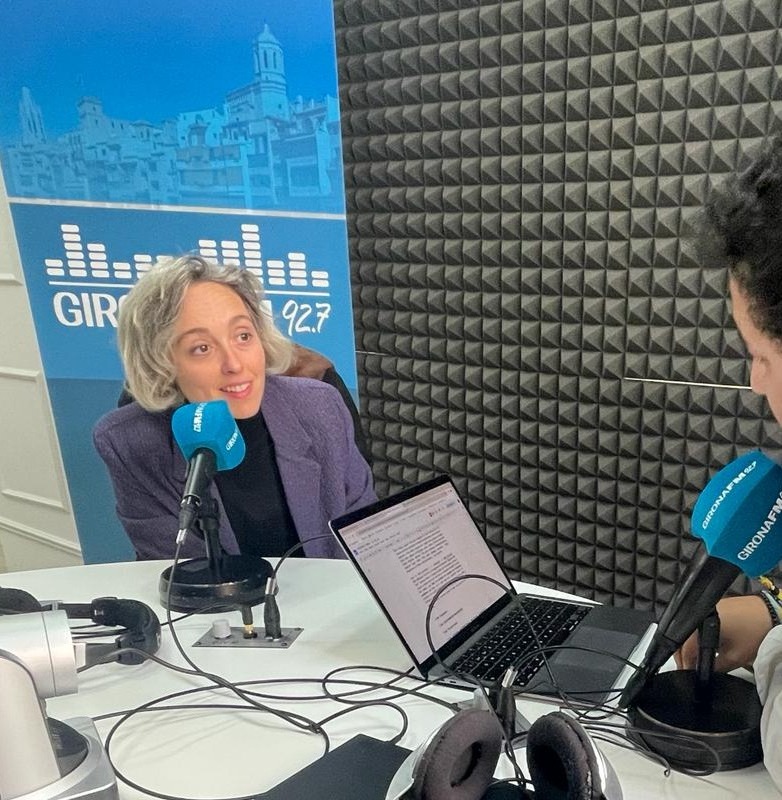 gironafmcat's tweet image. 🔵 #Els4Rius a #GironaFM

🍃 Parlem amb Íngrid Guardiola sobre la nova exposició "Apories sobre l’aire" que ocupa els tres espais de El Bòlit

Ivoox ▶️ go.ivoox.com/rf/124391120
Spotify ▶️ bitly.ws/3domi

#Girona #927FM #LaTevaRàdio #LaGironina