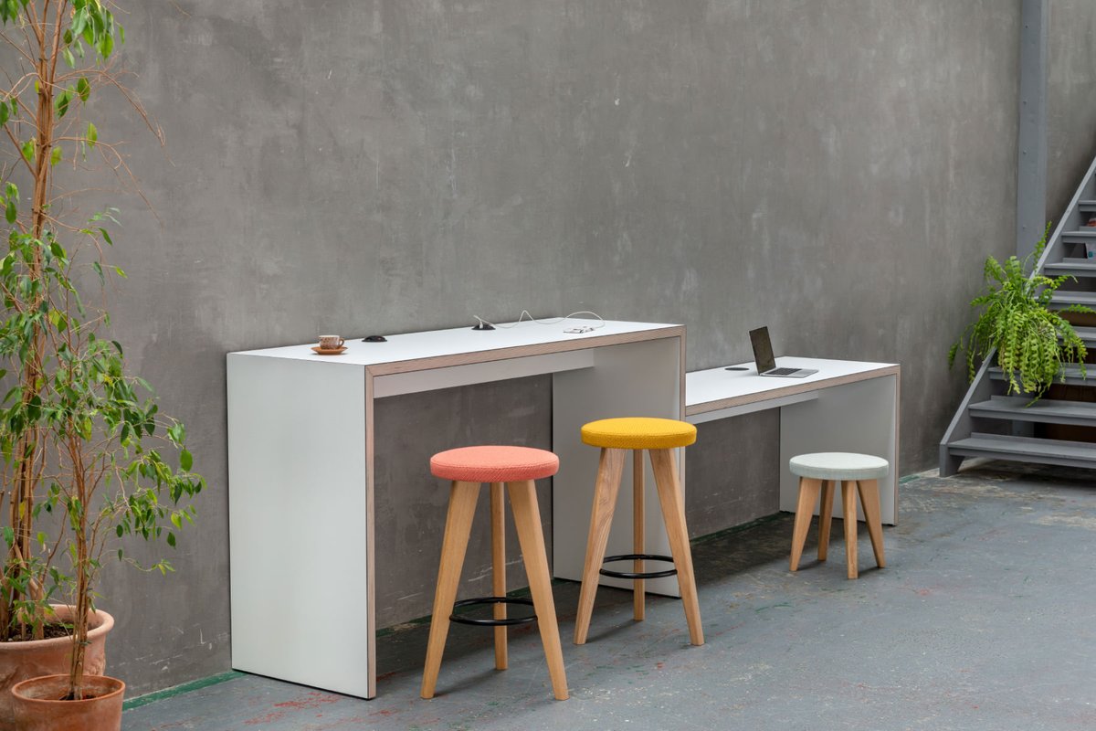 The Waldo/45 Multi-level table by #JamesBurleigh

Shown here in both standing and standard seating height. Perfect for flexible workspaces, public areas and café spaces. 

Works well when positioned against a window.