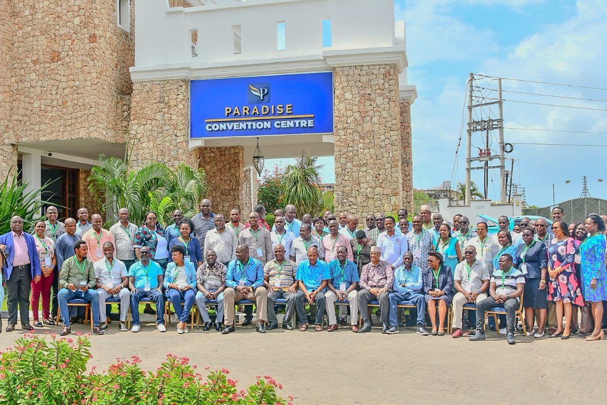 KenyaGovernors's tweet photo. COG in partnership with @Senate_KE organized a consultative forum between the COG Committee on Water, Forestry and Natural Resource Management and @SenCommitteeKE on Public Investments and Special Funds to ventilate emerging/existing issues in the water sector and forge solutions https://t.co/id8H5fYb4f
