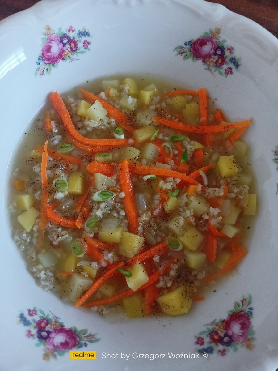 jurajczyk's tweet photo. Dawno nie było ... krupniczek... Smacznego... 😋 #krupnik https://t.co/ikvRggZ7Gd
