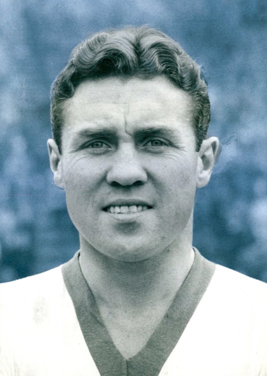 EvertonHeritage's tweet photo. As we celebrate the career of one of the Toffees’ great captains in Seamus Coleman, this evening, it’s worth noting that today marks the 93rd anniversary of the birth of Bobby Collins. Joining from Celtic in 1958, Bobby was instrumental in driving the team forward. An inspiration https://t.co/4pxgtbh34X