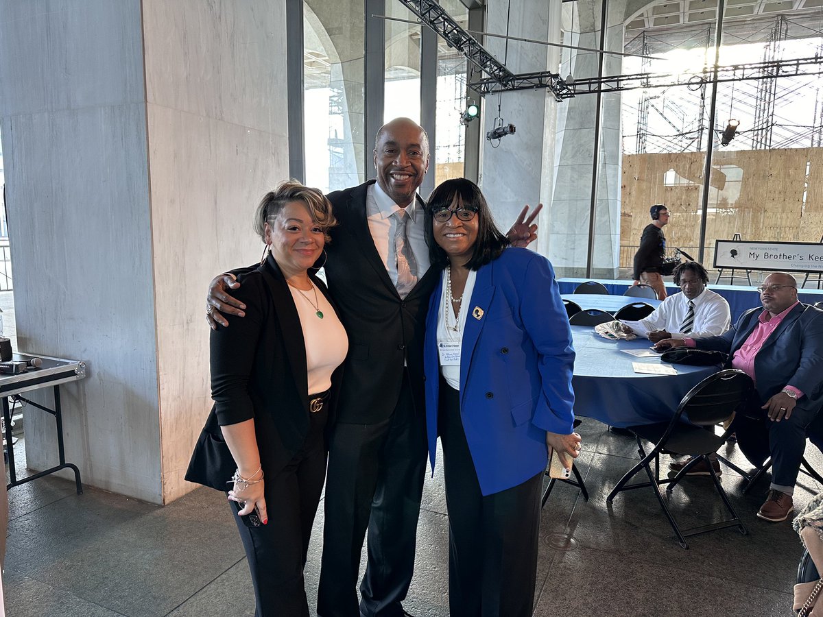 MBKSouthampton's tweet photo. Excellent conference at #NYSMBK hearing the young men deliver their stories, passions and promise is extremely amazing. Thank you Dr. @DrAAlston for your outstanding leadership of NyState MBK. Thank you Chancellor Young for everything!! https://t.co/xSe0VnsUYN