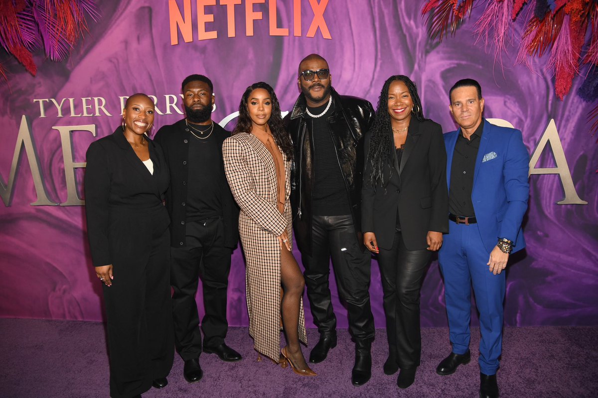 Thank you to everyone who showed up last night for the Mea Premiere. When I tell you I can’t wait until next Friday! Get yourself ready for #MeaCulpa streaming on @netflix Feb 23rd. This is for grown folks yall. Put the kids to bed first. 🤣🤣