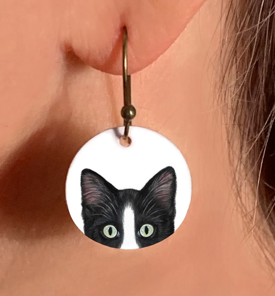 Tuxedo kitty🐾Cat Earrings artbyjulene.etsy.com/listing/847167… #tuxedocats #caturdayeve #blackandwhitecat #CatsOfX #CatsOfTwitter