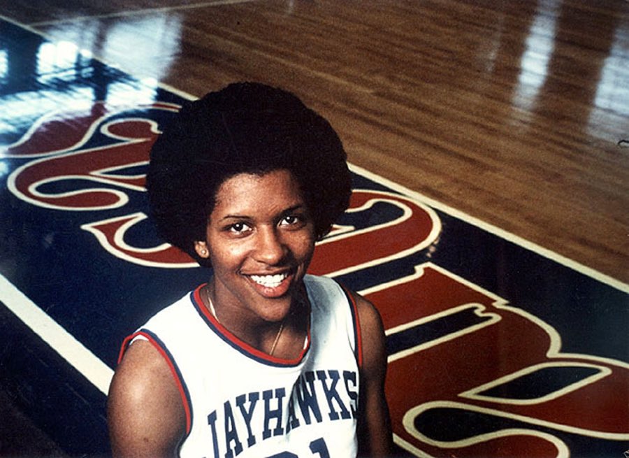 Appreciation post for Lynette Woodard, who scored 3,649 points for Kansas (‘78-81). That was before the NCAA recognized women’s basketball, before the 3pt line, and with a men’s ball. Also an Olympic Gold medalist. The first female Globetrotter. Legend. union.ku.edu/lynette-woodard