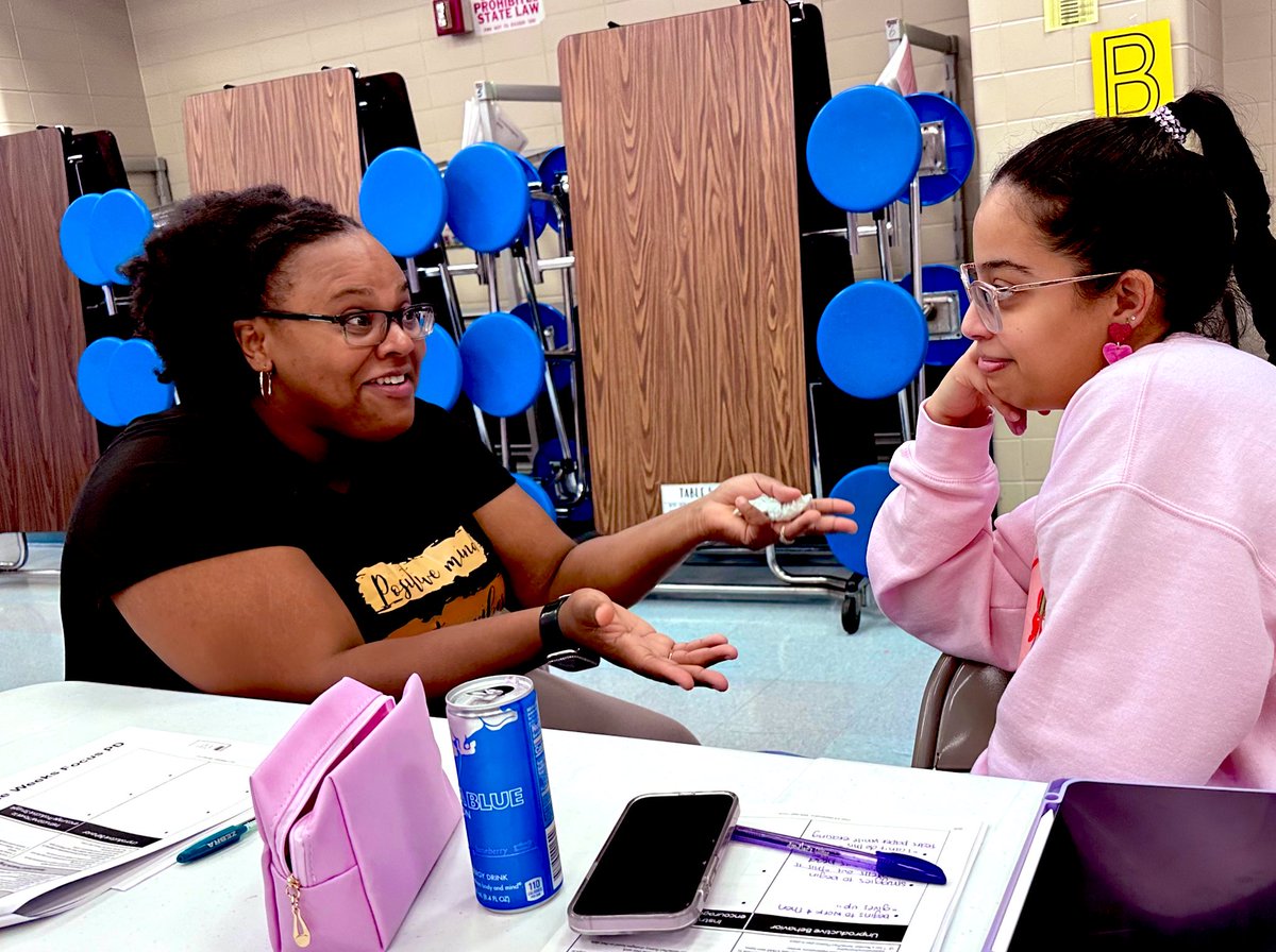 Vocabulary pyramid game was hilarious. This was productive struggle at its best! <a href="/SolmaryMartine3/">Solmary</a> <a href="/Mrs_Prince_2U/">ღ Chriss Prince ღ</a>  #moralesrockets #kindergarten #PISDmathchat