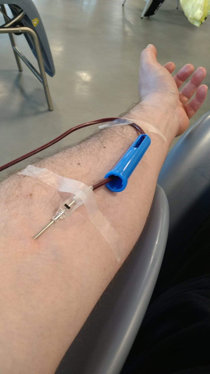 Flabbyowl's tweet photo. Whole blood donation number 38. Finally bleeding my age. #GivingType https://t.co/54UekjKaB4