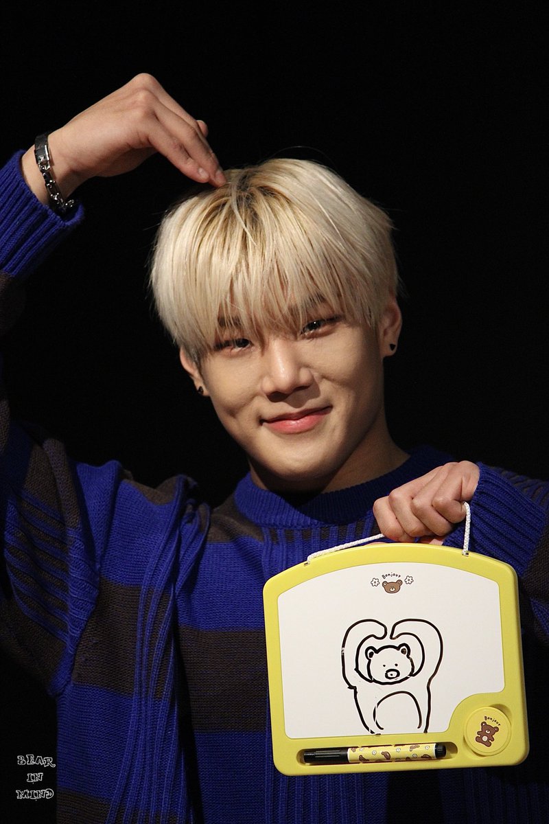 bearinmind0116's tweet photo. 230216 Pre
오늘도 고생했어 준서봐서 행복🫶🏻
#JUNSEO #DKB https://t.co/GUpf8wKsEn
